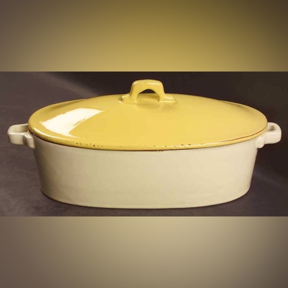 Vietri 2.25 Quart Oval Covered Casserole